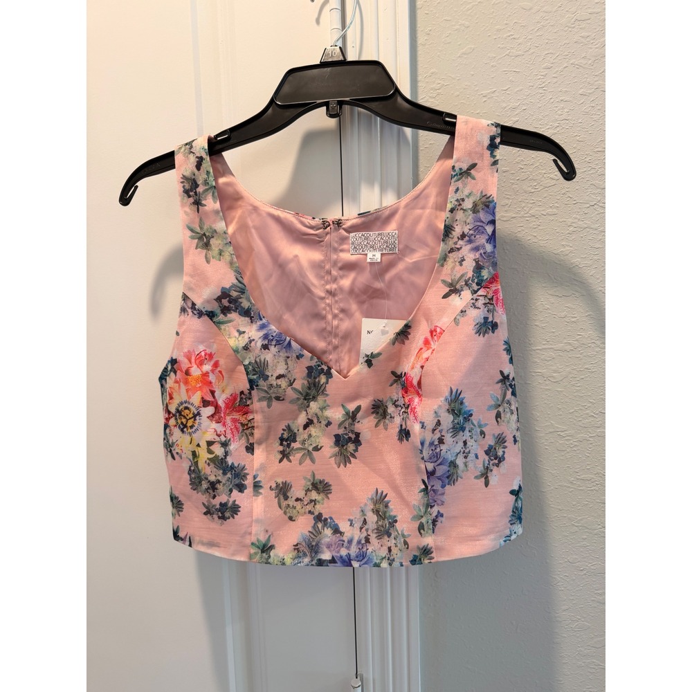 Lucca Couture Pink Floral V-Neck Sleeveless Crop Top Back Zip Size Medium NEW